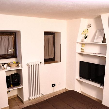 Vittoria Holiday House - Tulip Apartment And Tulip Room ストレーザ エクステリア 写真