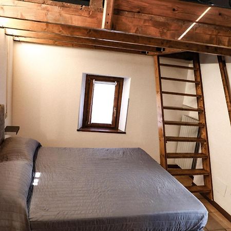 Vittoria Holiday House - Tulip Apartment And Tulip Room ストレーザ エクステリア 写真