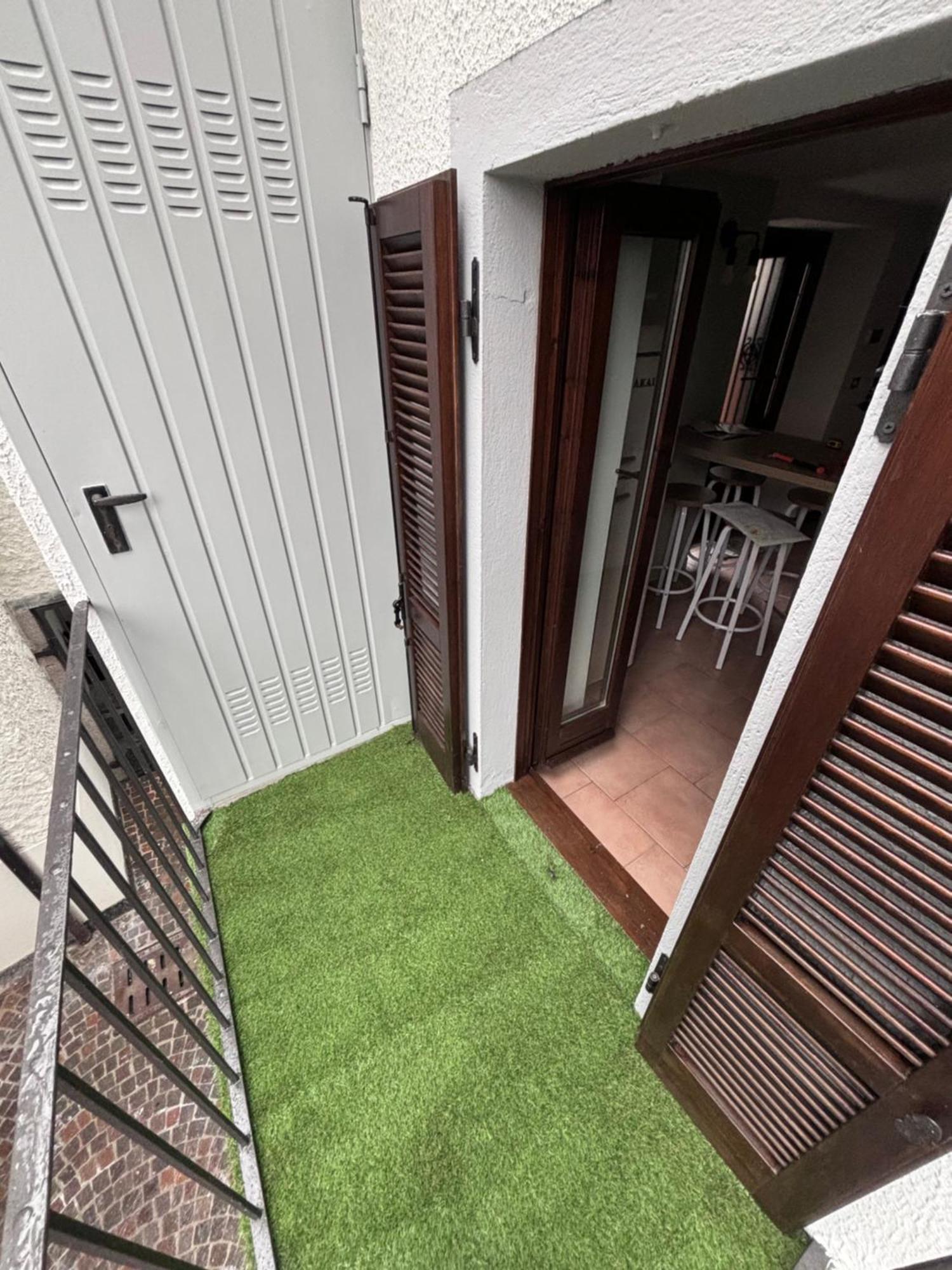 Vittoria Holiday House - Tulip Apartment And Tulip Room ストレーザ エクステリア 写真