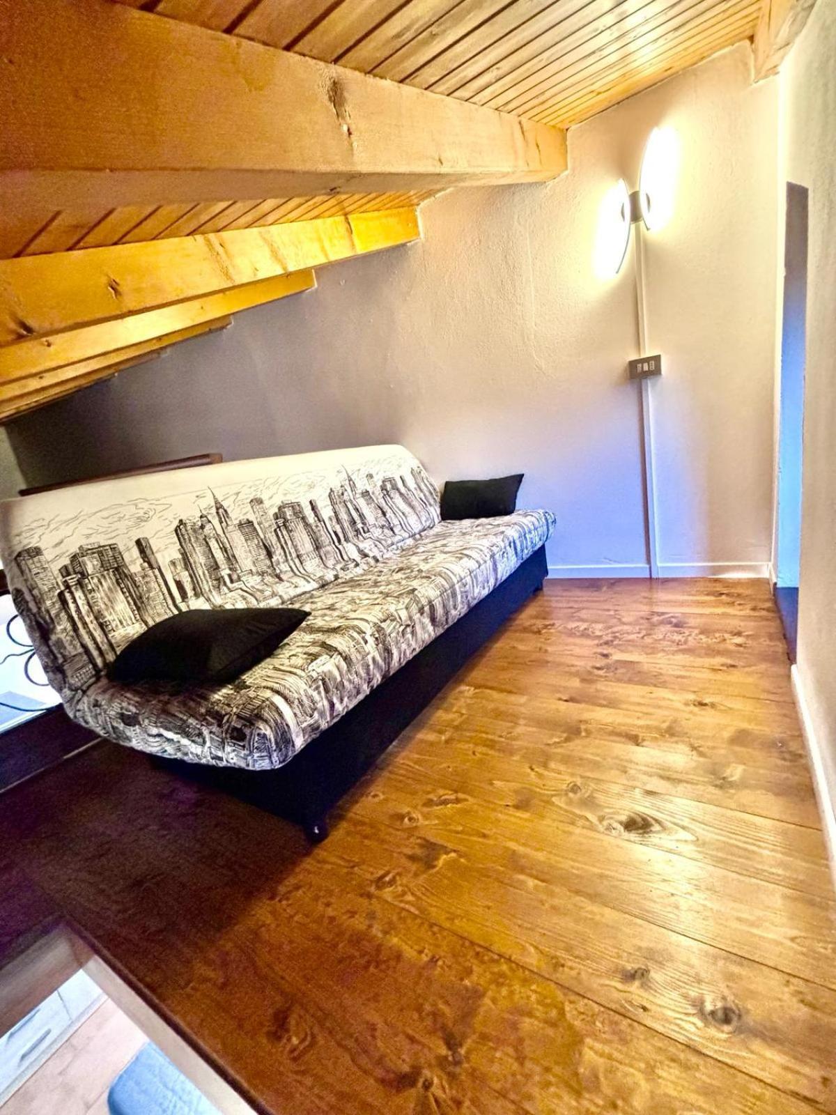 Vittoria Holiday House - Tulip Apartment And Tulip Room ストレーザ エクステリア 写真