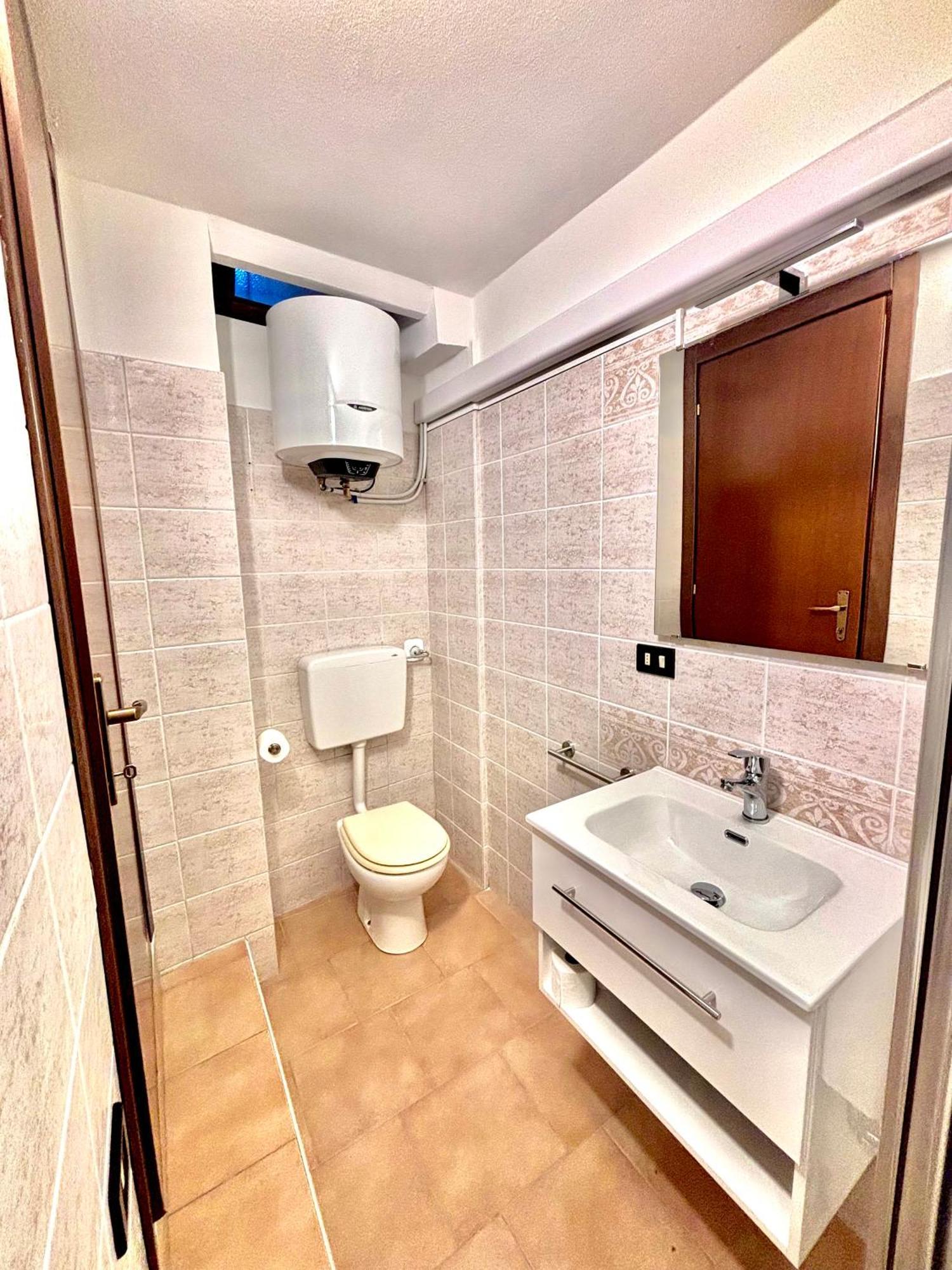 Vittoria Holiday House - Tulip Apartment And Tulip Room ストレーザ エクステリア 写真