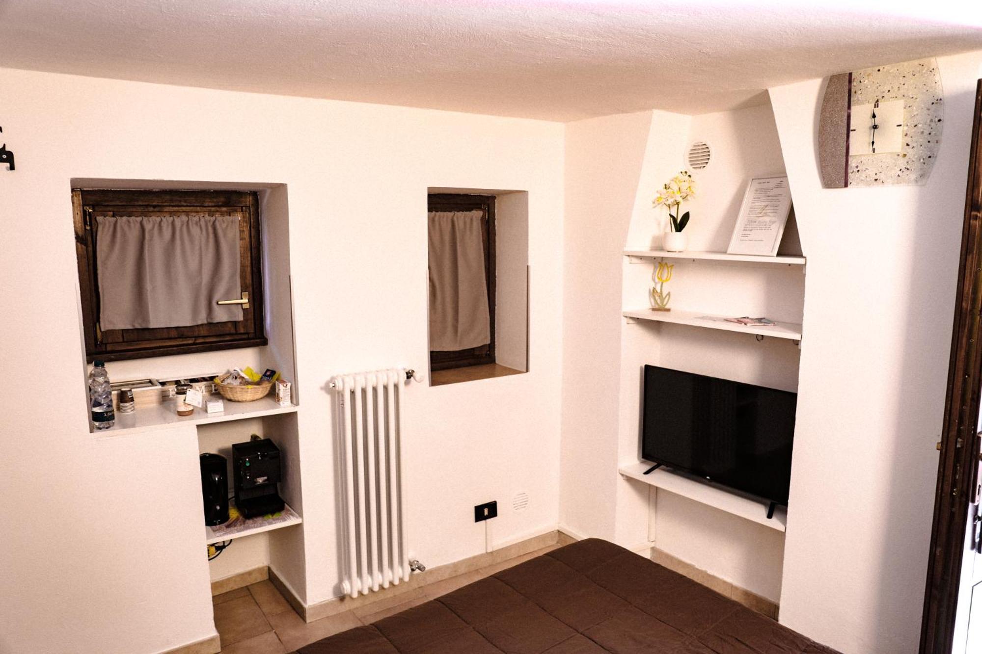 Vittoria Holiday House - Tulip Apartment And Tulip Room ストレーザ エクステリア 写真