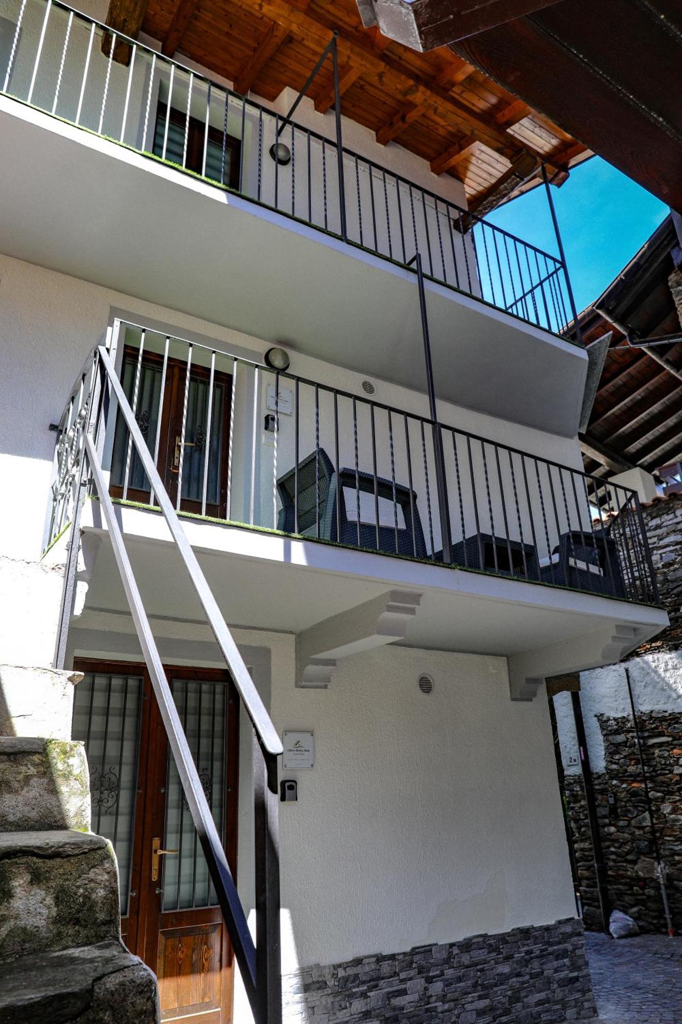 Vittoria Holiday House - Tulip Apartment And Tulip Room ストレーザ エクステリア 写真