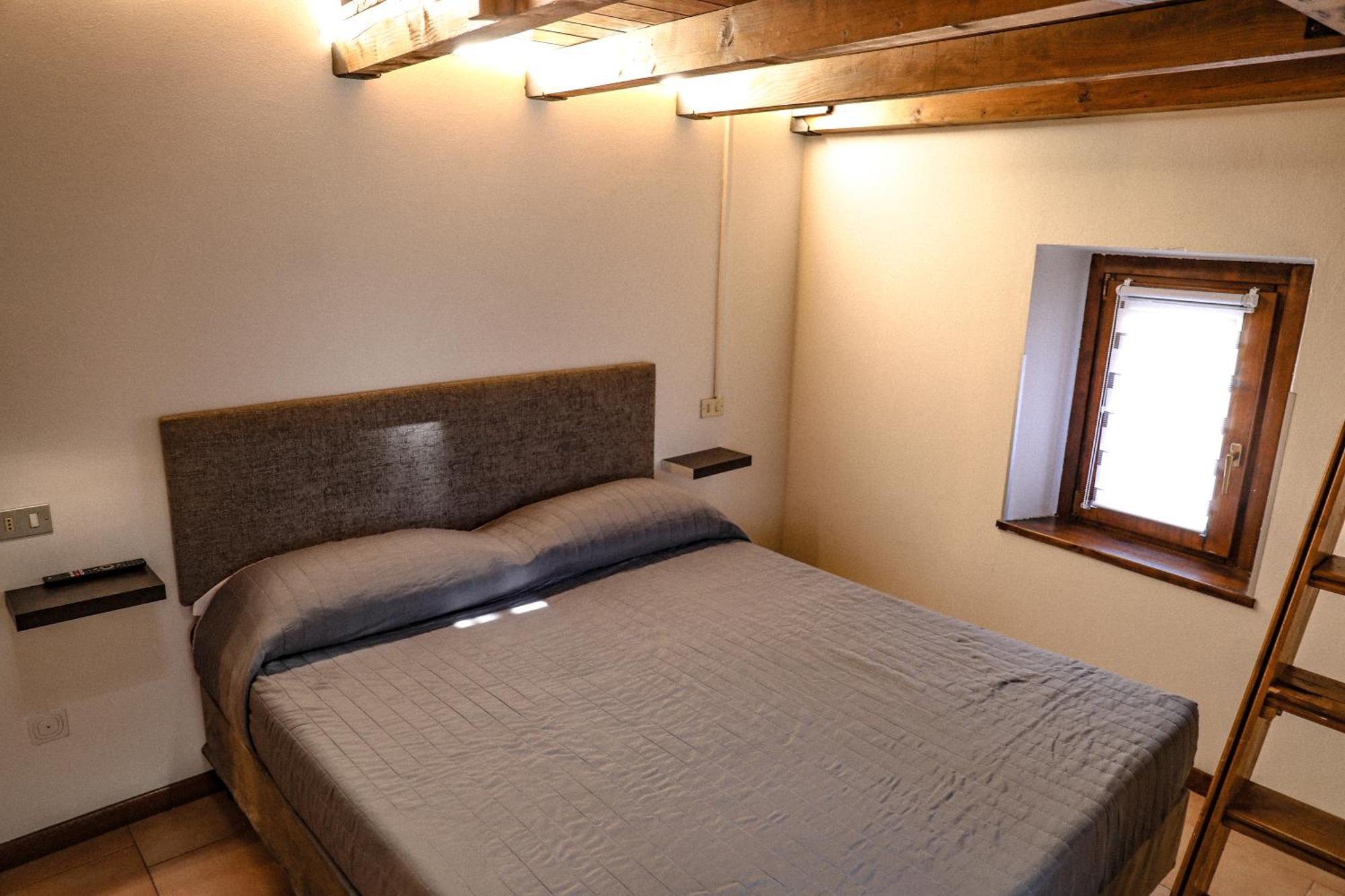 Vittoria Holiday House - Tulip Apartment And Tulip Room ストレーザ エクステリア 写真