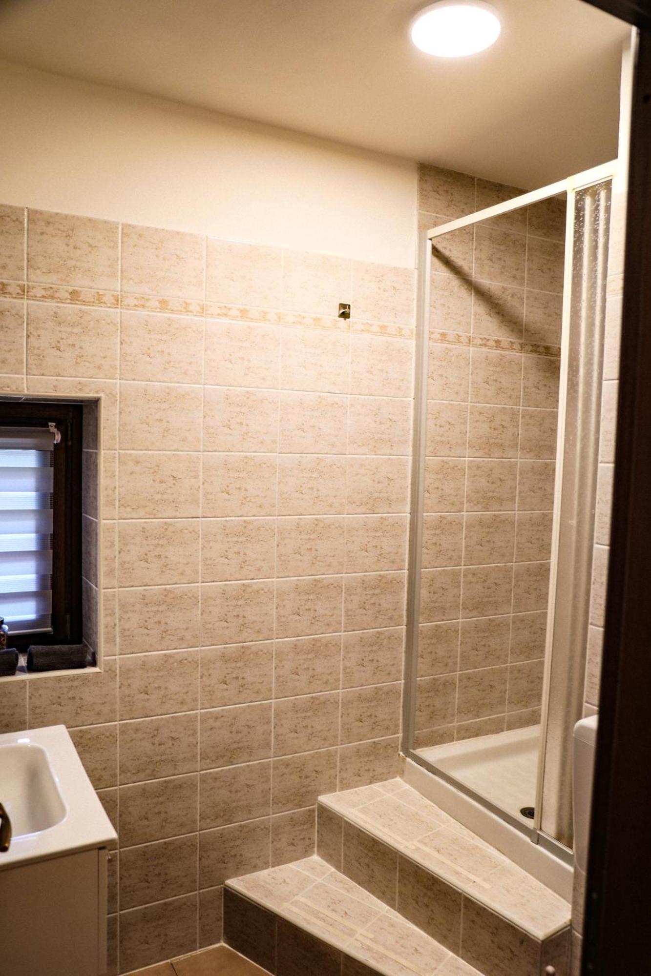 Vittoria Holiday House - Tulip Apartment And Tulip Room ストレーザ エクステリア 写真
