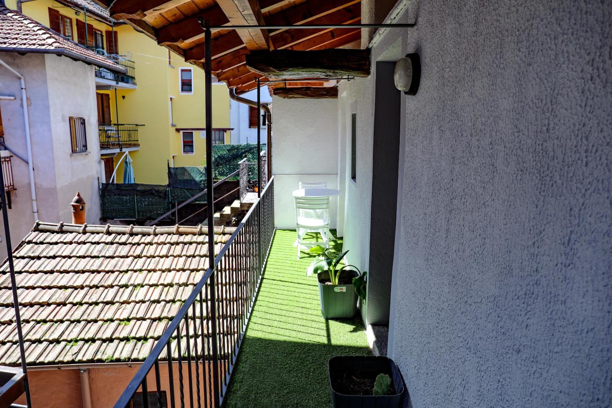 Vittoria Holiday House - Tulip Apartment And Tulip Room ストレーザ エクステリア 写真